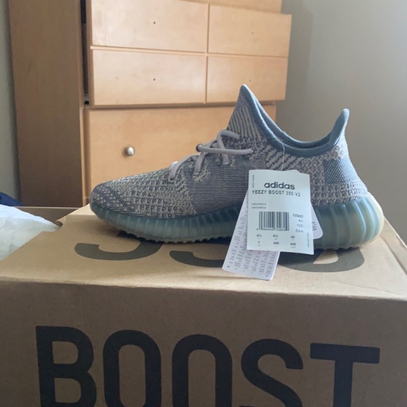 Brand New Yeezy 350 Isrfils 6.5-8 W